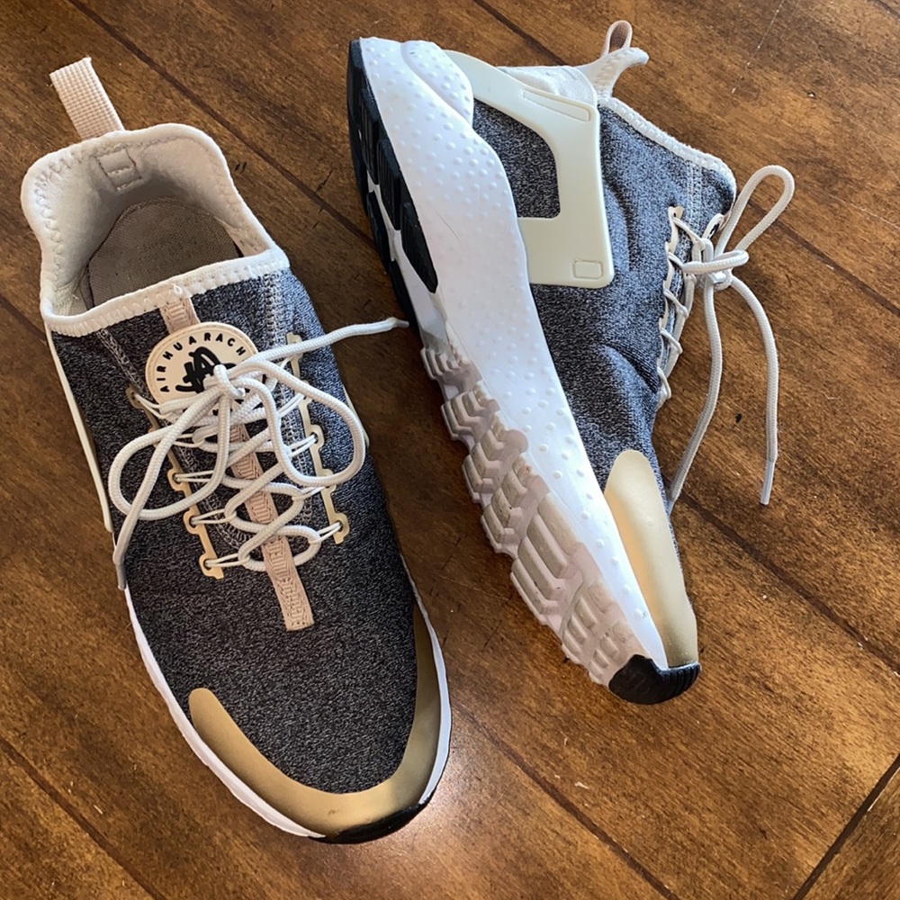 Nike Air Huarache Run sneakers🖤